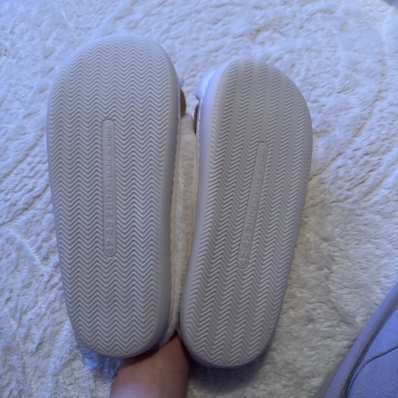 cute brown cow slippers BRAND NEW!! - Picture 3 of 6